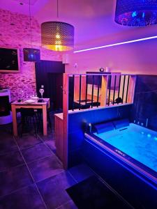 Desir Masqué love room
