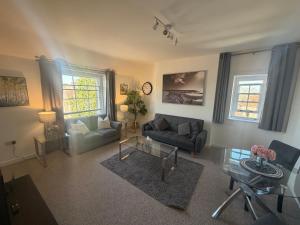 Central Glastonbury Apartment