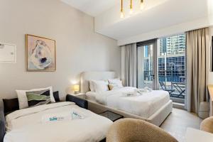 Cozy Sparkle Studio - Modern Stay Next to Tram