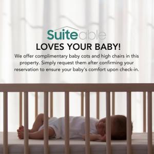 Cozy Sparkle Studio - Modern Stay Next to Tram