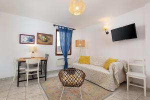 Cissa Apartments by Irundo