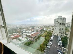 Disa Park -Tampon Towers 15th floor sharing with the host