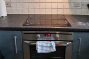 East London 2-Bed Ap Sleeps 4 near Hainault Forest