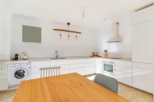 Cabalicious Flat-big families by Invalencia