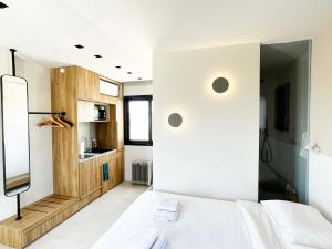 Acropol Studio Loft with amazing view & terrace