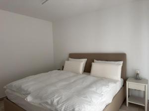 Moderne, helle Wohnung mit großer Terrasse , Bright, modern apartment with large sun terrace