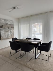Moderne, helle Wohnung mit großer Terrasse , Bright, modern apartment with large sun terrace