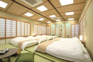 TSUTENKAKU BASE 77-Group Stay up to 8