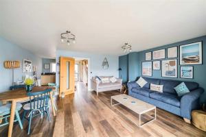 Luxury 3-Bedroom Apartment at West Bay harbour