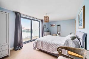 Luxury 3-Bedroom Apartment at West Bay harbour
