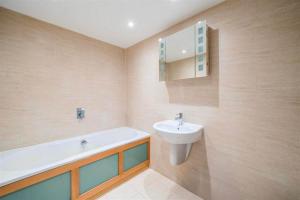 Luxury 3-Bedroom Apartment at West Bay harbour