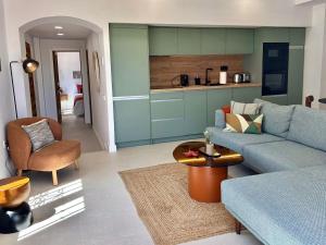 Hacienda Clavero Ten-Pool Apartment