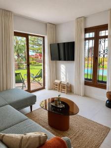 Hacienda Clavero Ten-Pool Apartment