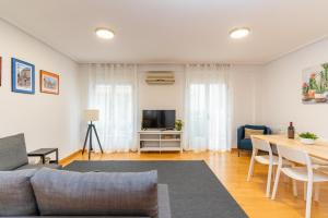 Negrito Flat by Invalencia