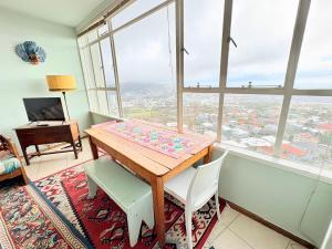 Disa Park -Tampon Towers 15th floor sharing with the host