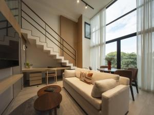 Two-Level Apt by Panama old town