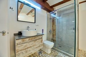 Tree Plaza A Suite by Invalencia