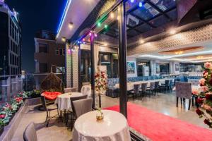 Jason Residencia One Hotel