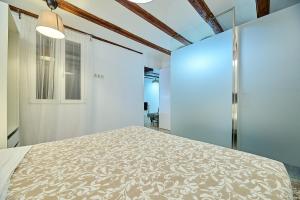 Tree Plaza A Suite by Invalencia