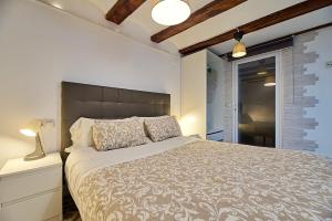 Tree Plaza B Suite with terrace by Invalencia