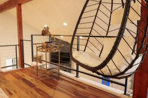 Huge Summit Park Luxury Retreat Home- 7 Bedrooms