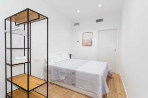 Sant Jordi 1 Stylish Studio by Invalencia