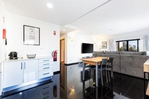 Rocha Tower 3D - Sunset Apartment Beachside