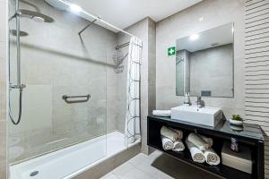 Rocha Tower 3D - Sunset Apartment Beachside