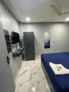 Hotel HiCity Comfort Near DLF Cyber City & AIG Hospital