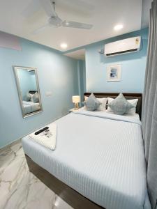 Hotel HiCity Comfort Near DLF Cyber City & AIG Hospital
