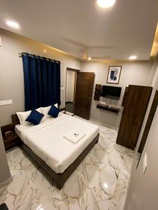 Hotel HiCity Comfort Near DLF Cyber City & AIG Hospital