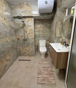 Travellers Guesthouse 2