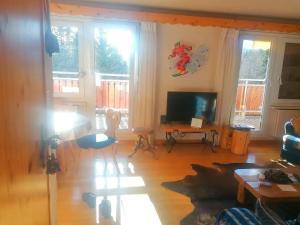 Spacious Apartment in Lens with Mountain View