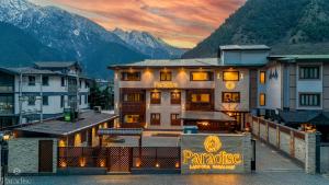 Paradise Hotels