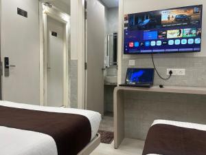 Grand Plaza Hotel S & G Paharganj Main Bazar