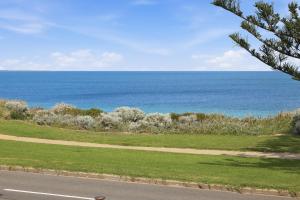 Beachfront Family Retreat Ocean View Huge Yard