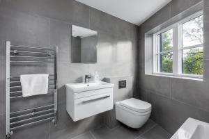 Spacious Designer Family Gem with Roof Terrace and Views