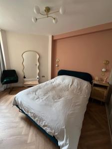 Modern flat in Putney