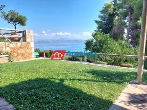 Villa Lemóni by the sea with swimming pool and amazing view
