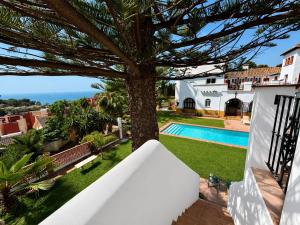 Hacienda Clavero Ten-Pool Apartment