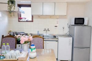 Room 303, a 6-minute walk from Tokyo Koiwa Station Direct connected to Shinjuku and Akihabara Stations Comfortable one-bedroom apartment with separate wet and dry areas