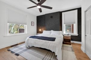 Warm & Stylish 3BR with Private Yard - Tower Grove