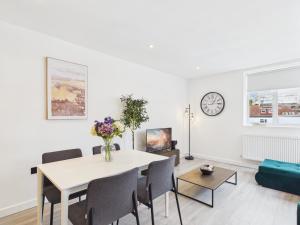 Luxury Two Bed Sleeps 6 5 beds