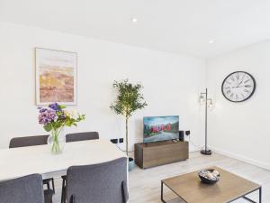 Luxury Two Bed Sleeps 6 5 beds