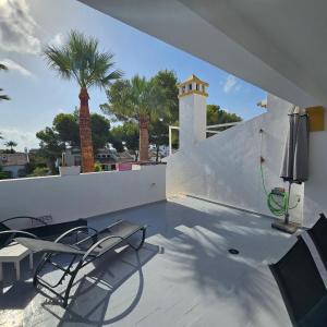 Comfortable Townhouse in Villamartín with Spacious Rooftop Terrace