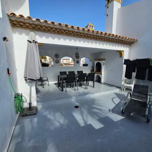 Comfortable Townhouse in Villamartín with Spacious Rooftop Terrace