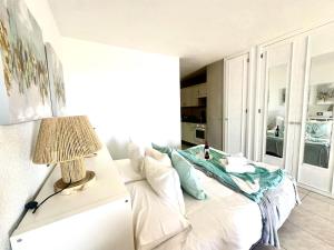 Pure Calm By Deihu Experiences