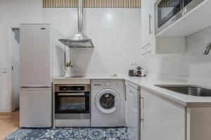 Cozy 2BD apartment - Sol city center