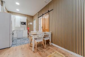 Cozy 2BD apartment - Sol city center