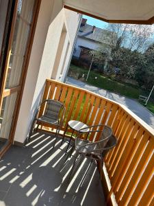 Kryształ A10, Garaż